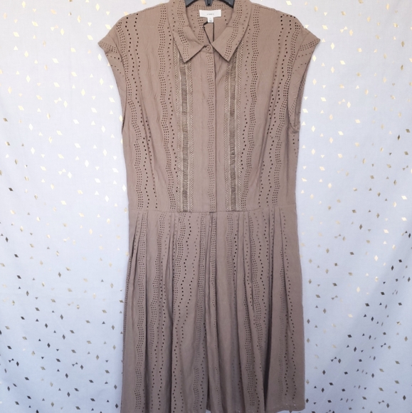 Dress - Picture 4 of 9